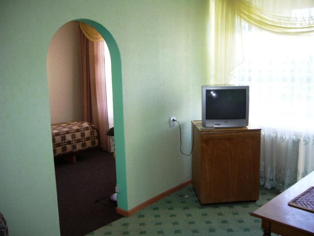 ホテル Profspilkovyi ルーツィク エクステリア 写真
